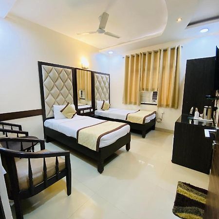 Hotel Pradeep Palace Gorakhpur Εξωτερικό φωτογραφία