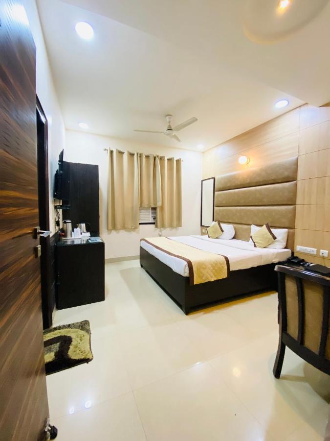 Hotel Pradeep Palace Gorakhpur Εξωτερικό φωτογραφία