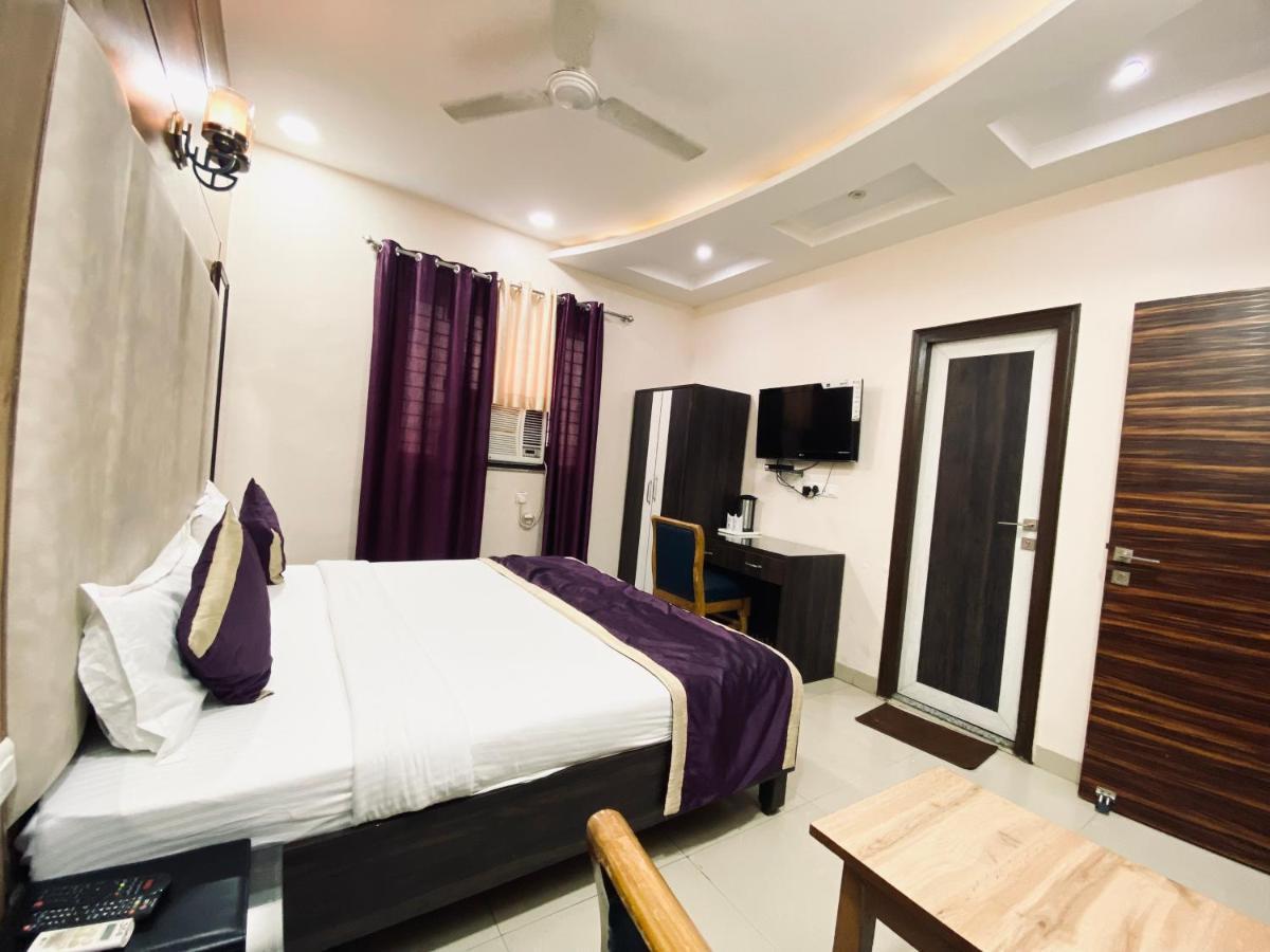 Hotel Pradeep Palace Gorakhpur Εξωτερικό φωτογραφία