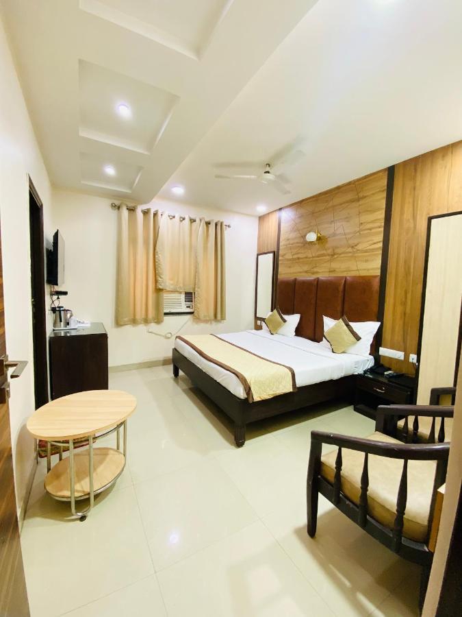 Hotel Pradeep Palace Gorakhpur Εξωτερικό φωτογραφία