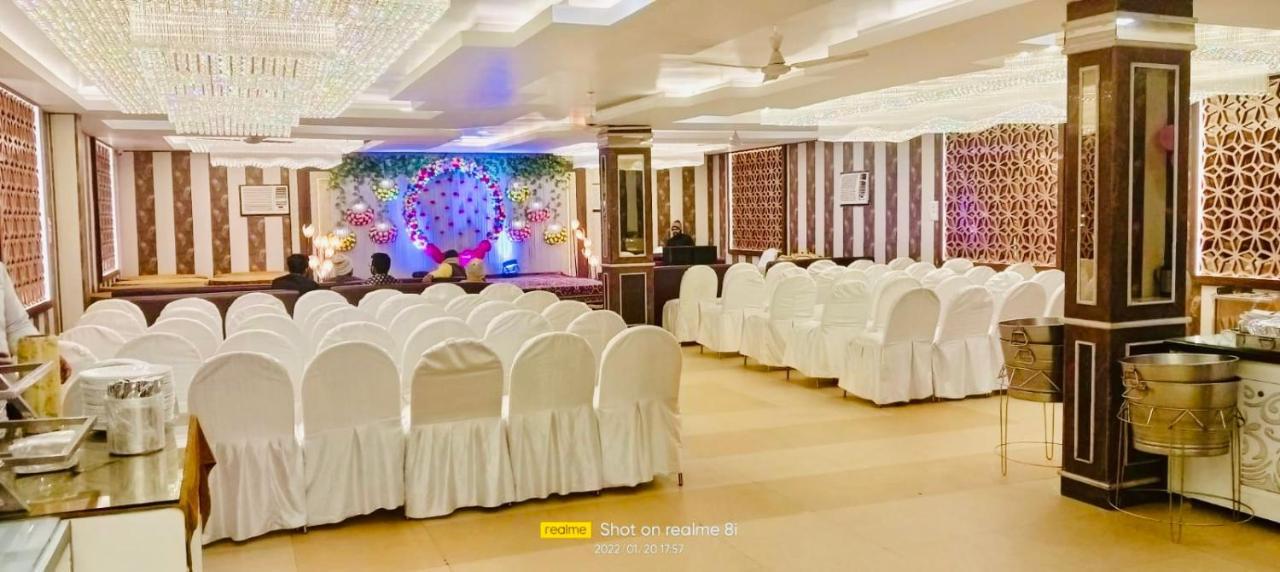 Hotel Pradeep Palace Gorakhpur Εξωτερικό φωτογραφία