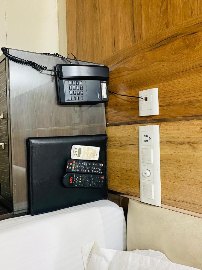 Hotel Pradeep Palace Gorakhpur Εξωτερικό φωτογραφία