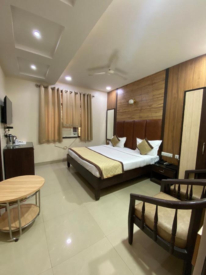 Hotel Pradeep Palace Gorakhpur Εξωτερικό φωτογραφία