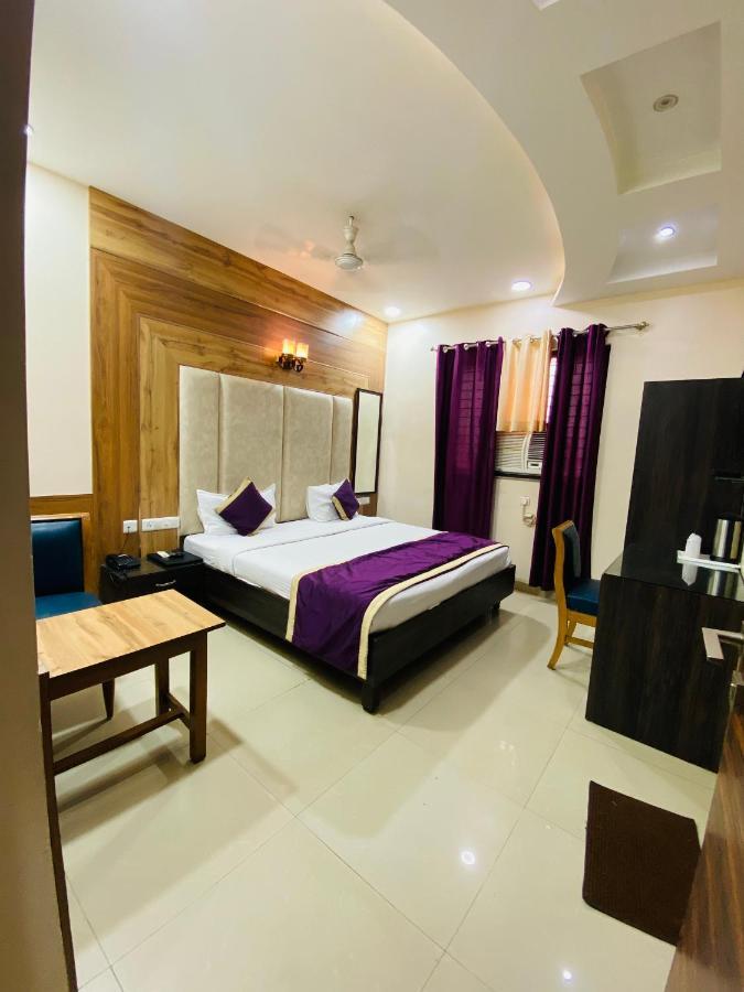 Hotel Pradeep Palace Gorakhpur Εξωτερικό φωτογραφία