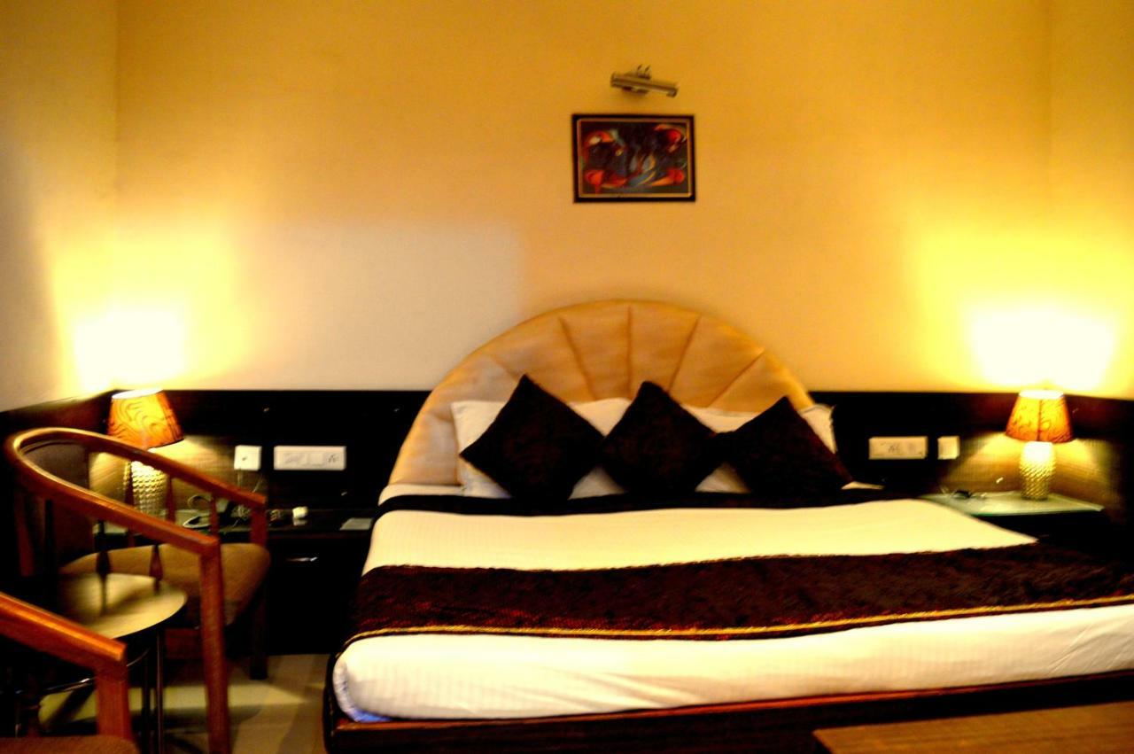 Hotel Pradeep Palace Gorakhpur Δωμάτιο φωτογραφία